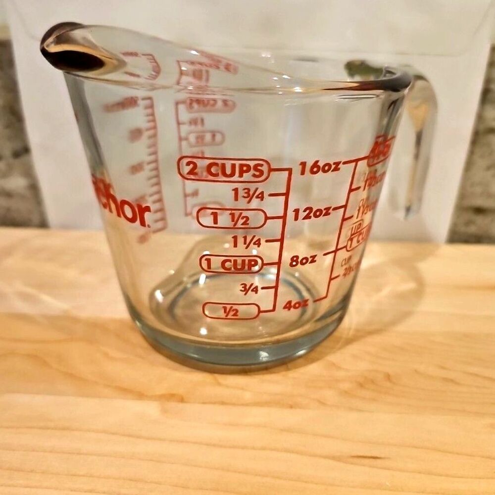 Anchor Hocking 2 Cup (16 Ounce Capacity) Glass Measuring Cup, Clear Glass .